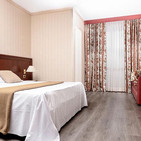 Hotel Poli Castelnovo di Sotto Extérieur photo